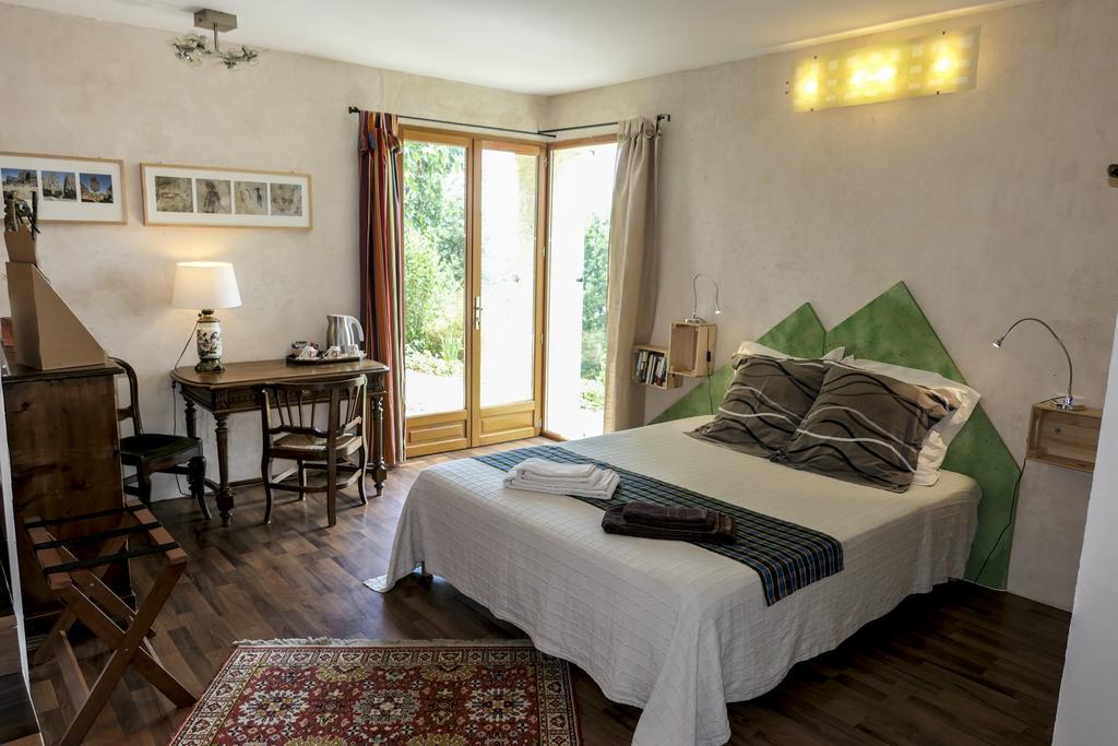 Chambre D'Hotes La Bichette Chassagny Exterior photo